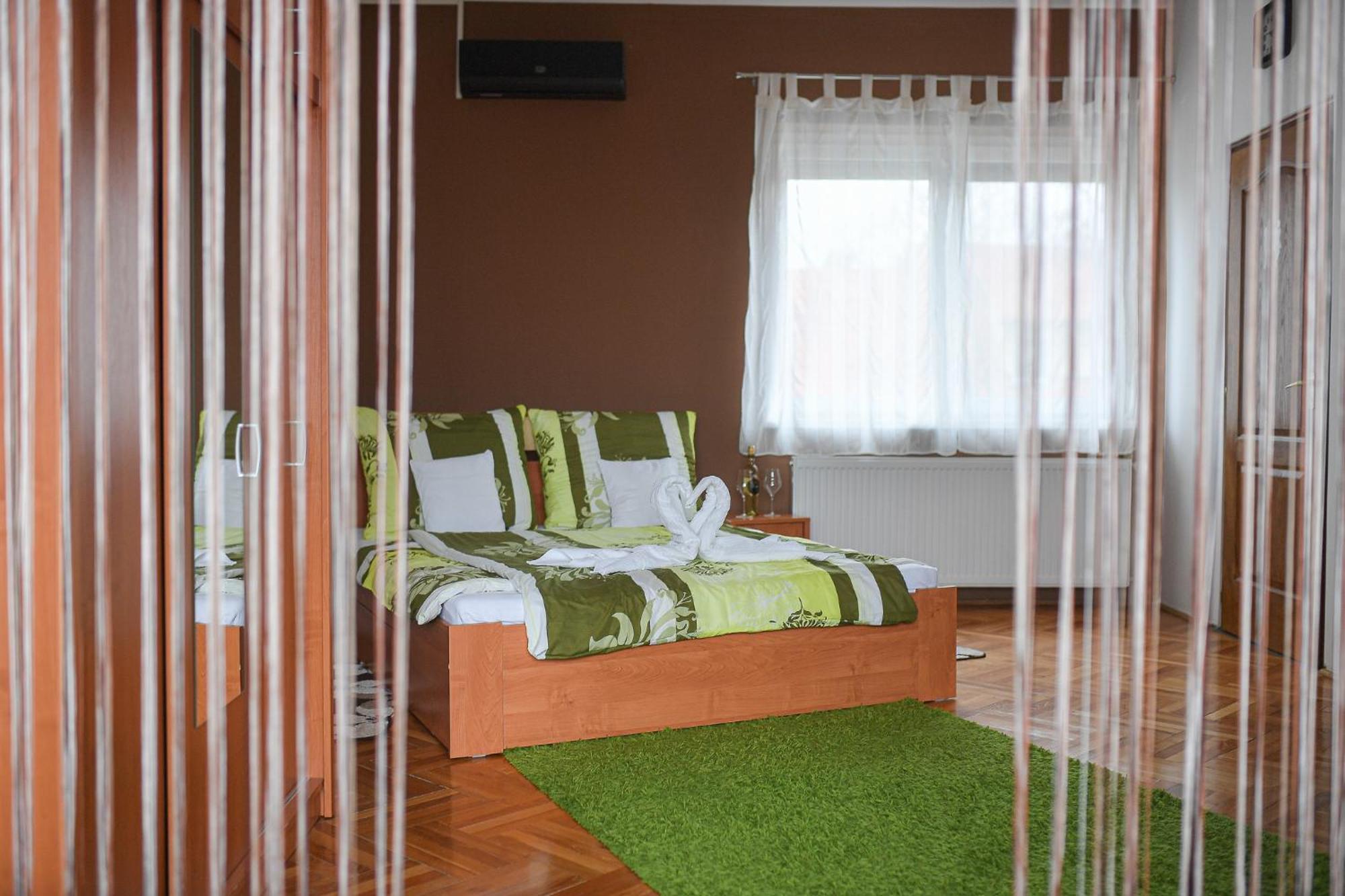 Kokusz Apartmanok Eger Room photo